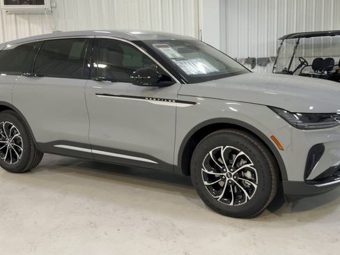 New 2026 Lincoln Nautilus Premier image 3