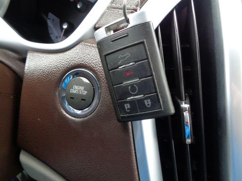 Used 2011 Cadillac SRX Luxury image 11