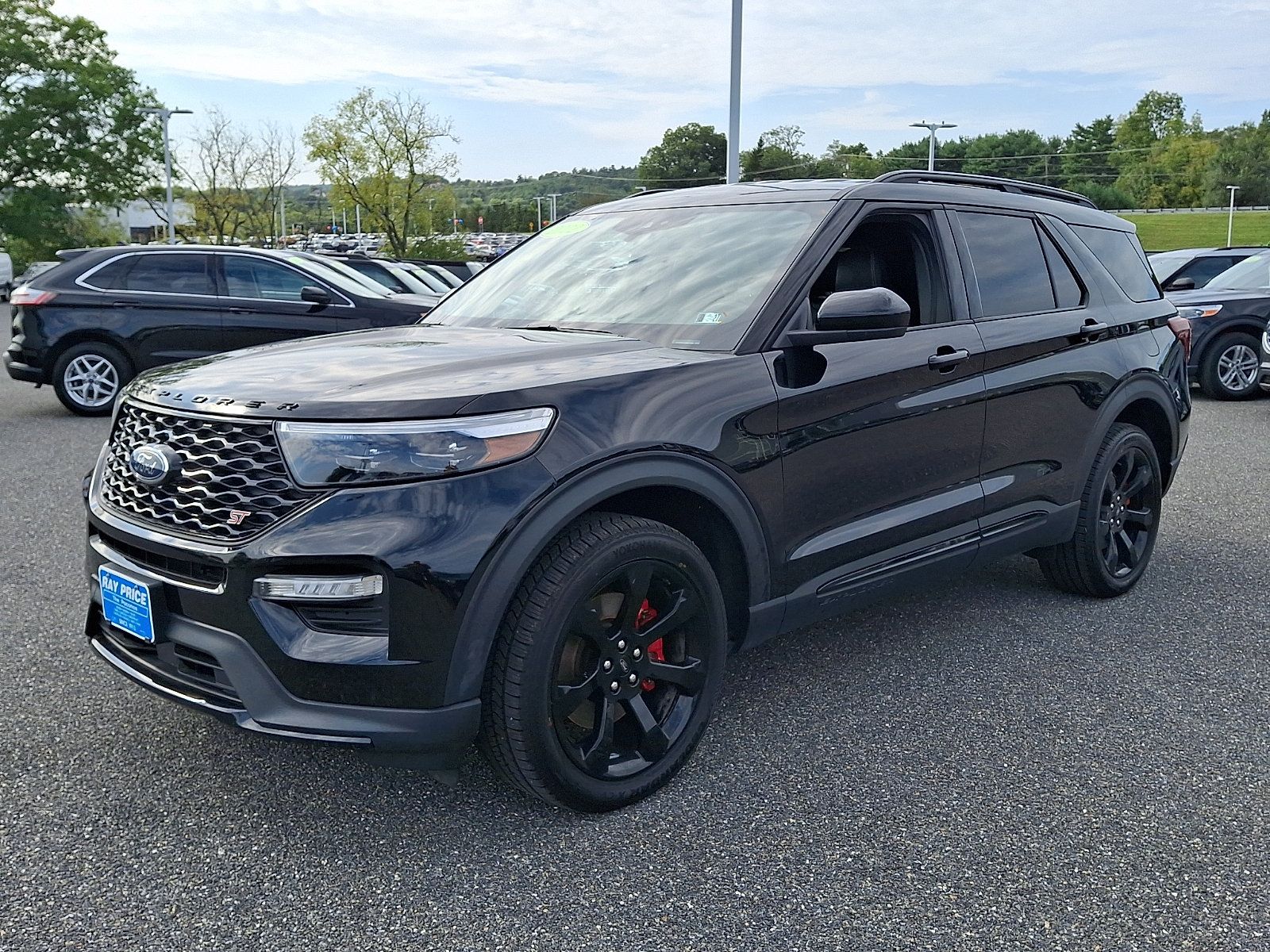 Certified 2022 Ford Explorer ST w/ ST Street Pack AWD/4WD image 4