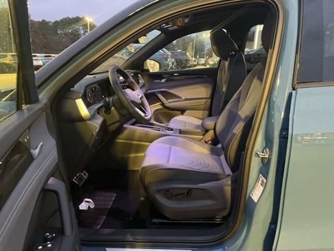 New 2026 Volkswagen Tiguan SE R-Line image 14