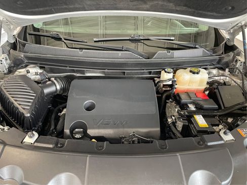 Used 2021 Chevrolet Traverse LT AWD/4WD image 11