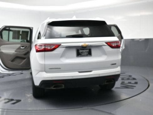 Used 2018 Chevrolet Traverse Premier FWD image 28