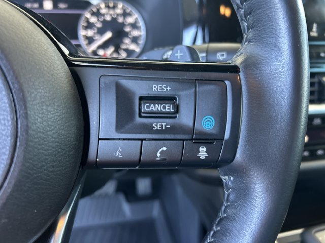 Used 2025 Nissan Pathfinder SL FWD image 22