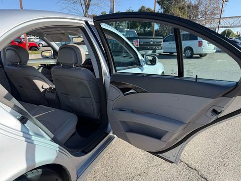 Used 2009 Mercedes-Benz E 350 Sedan image 20