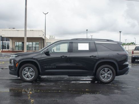 Used 2025 Chevrolet Traverse LT AWD/4WD image 11