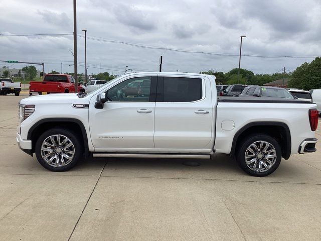 Used 2023 GMC Sierra 1500 Denali w/ Denali Reserve Package AWD/4WD image 3