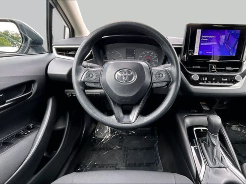 Used 2025 Toyota Corolla LE w/ LE Premium Package FWD image 6