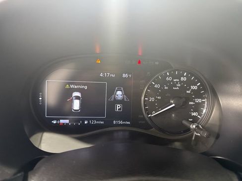 Used 2024 Nissan Kicks SV w/ Interior Electronics Package FWD image 17