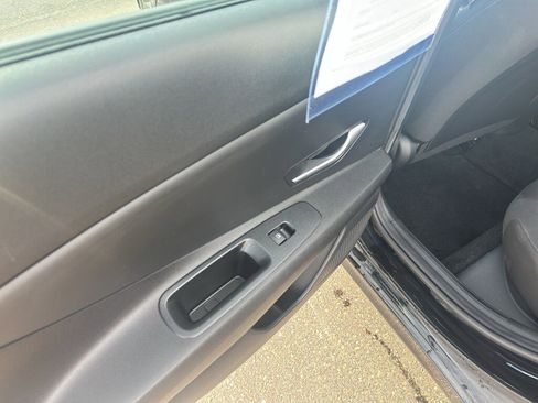 Certified 2023 Hyundai Elantra SEL image 16