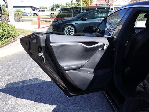 Used 2017 Tesla Model S 100D image 22