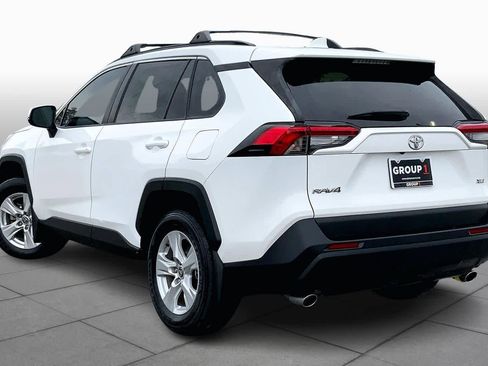 Used 2021 Toyota RAV4 XLE image 11