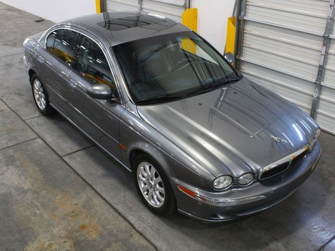 Used 2002 Jaguar X-TYPE 2.5 image 24