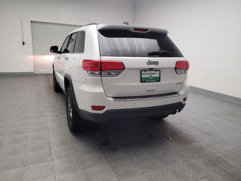 Used 2017 Jeep Grand Cherokee Limited image 6