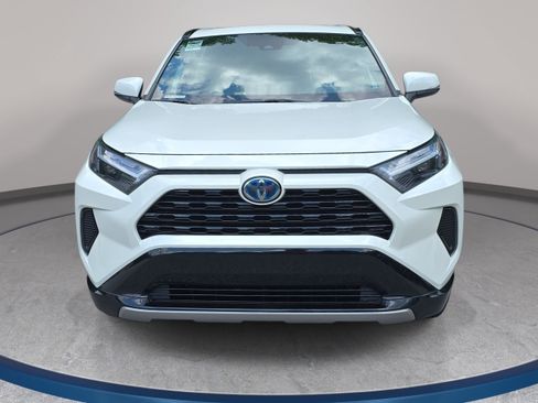 Used 2022 Toyota RAV4 SE w/ Convenience Package AWD/4WD image 2
