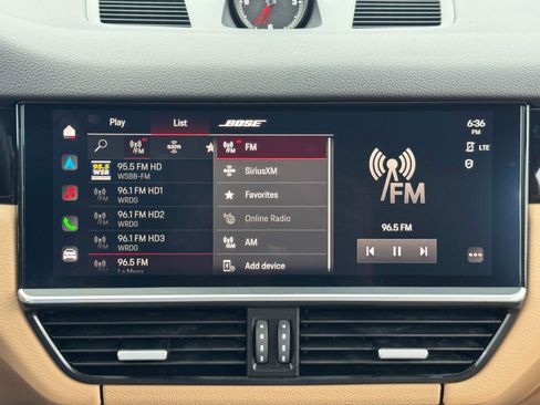 Used 2023 Porsche Cayenne Platinum Edition image 27