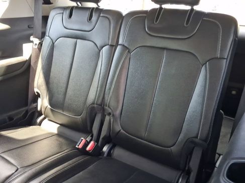 Used 2023 Jeep Grand Cherokee L Limited w/ Luxury Tech Group II AWD/4WD image 16