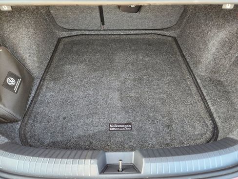 Used 2022 Volkswagen Jetta SE FWD image 43