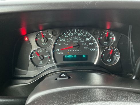 Used 2019 Chevrolet Express 3500 w/ Driver Convenience Package image 12