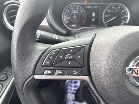 Used 2018 Nissan Kicks SV image 27