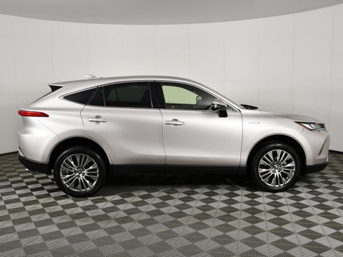 Used 2021 Toyota Venza Limited AWD/4WD image 5