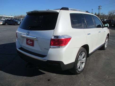 Used 2013 Toyota Highlander Limited image 3