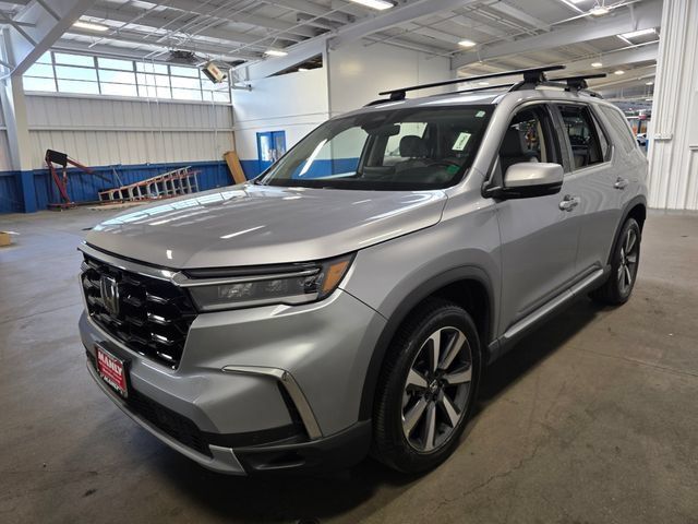 Used 2024 Honda Pilot Touring image 7
