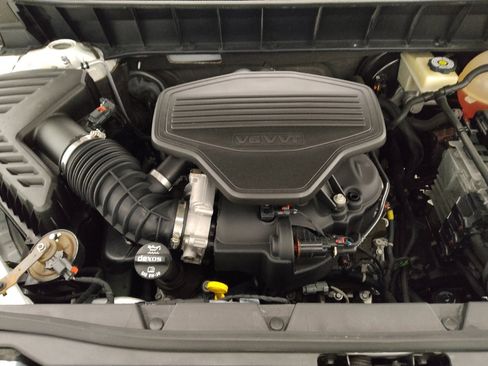Used 2018 GMC Acadia Denali w/ Technology Package FWD image 30