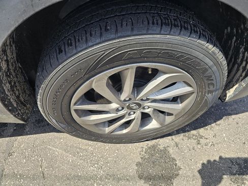 Used 2018 Hyundai Tucson SE image 14