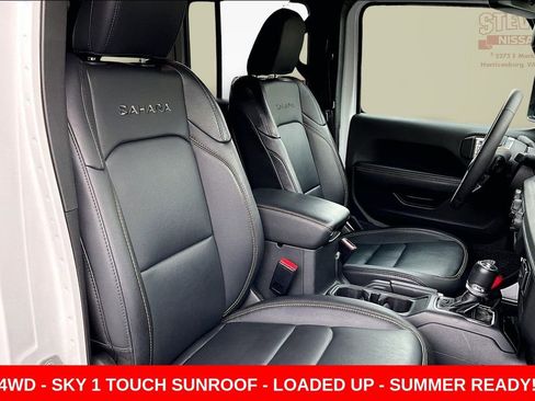 Used 2024 Jeep Wrangler Unlimited Sahara w/ Technology Group image 27