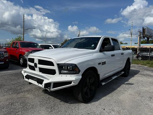 Used 2018 RAM 1500 Express w/ Express Value Package AWD/4WD image 1