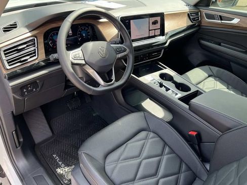 New 2026 Volkswagen Atlas SE FWD image 13