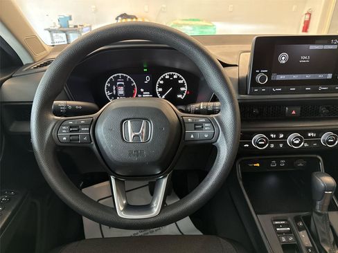 Used 2024 Honda CR-V EX image 11