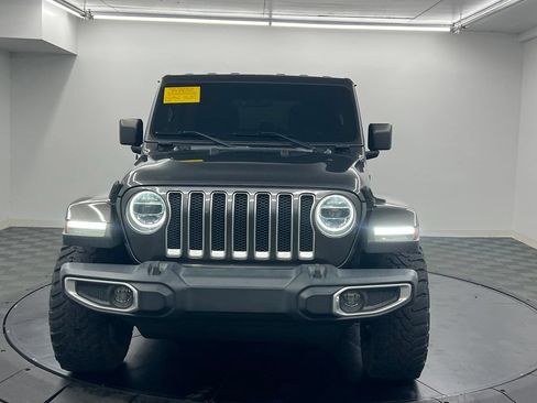 Used 2019 Jeep Wrangler Unlimited Sahara AWD/4WD image 4