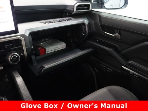 Certified 2025 Toyota Tacoma TRD Off-Road image 23