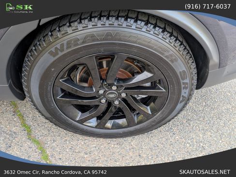 Used 2017 Land Rover Discovery SE AWD/4WD image 40