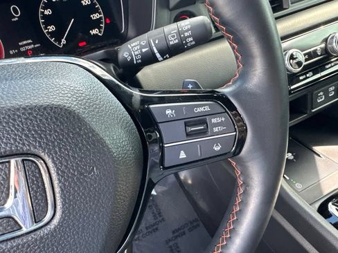 Used 2025 Honda Pilot TrailSport image 51