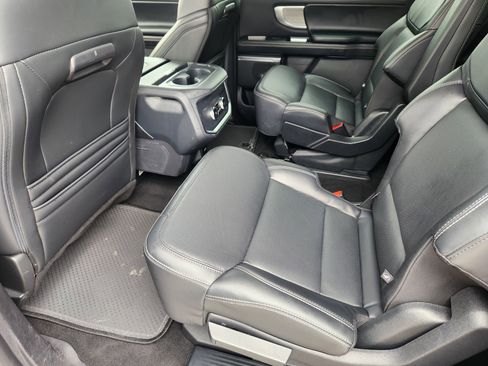 Used 2025 Ford Expedition Max Platinum AWD/4WD image 32