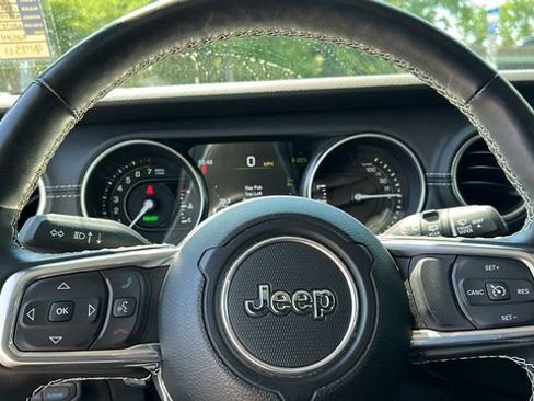 Used 2023 Jeep Wrangler Unlimited Sahara w/ Cold Weather Group AWD/4WD image 11