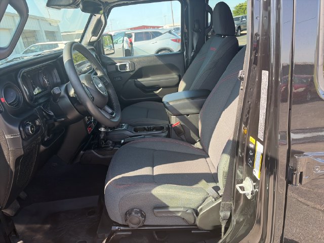 Certified 2025 Jeep Wrangler Unlimited Rubicon AWD/4WD image 10