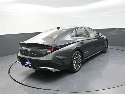 New 2026 Hyundai Sonata Limited image 8