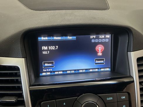 Used 2016 Chevrolet Cruze LT w/ Technology Package image 16