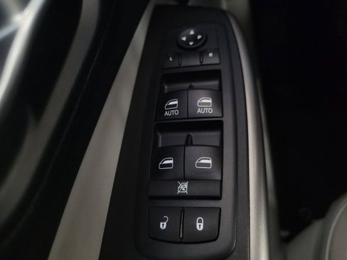 Used 2019 Jeep Cherokee Limited w/ Luxury Group image 27