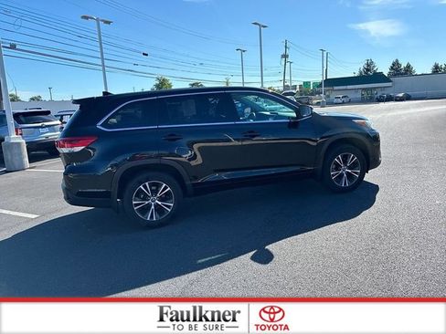 Certified 2018 Toyota Highlander Plus AWD/4WD image 7