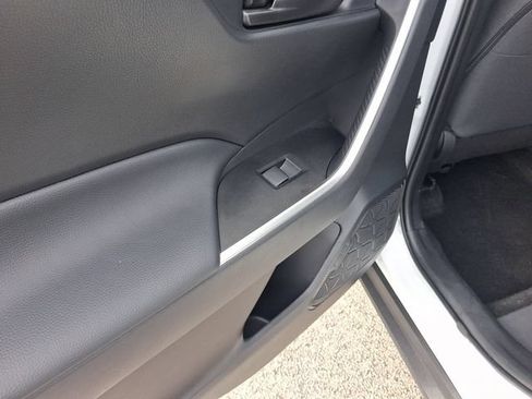 Used 2025 Toyota RAV4 LE FWD image 10