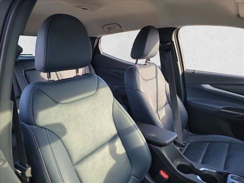 Used 2023 Chevrolet Bolt EUV LT w/ Convenience Package image 15