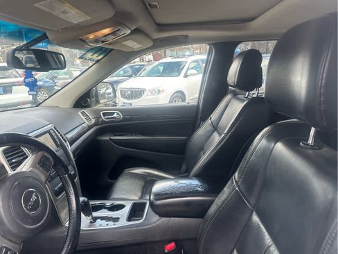 Used 2011 Jeep Grand Cherokee Laredo image 14