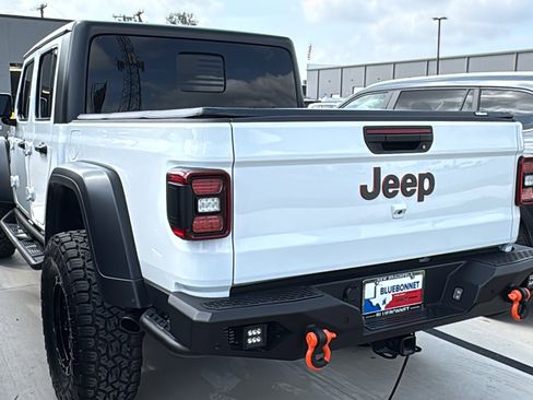 Used 2025 Jeep Gladiator Mojave w/ Safety Group image 6