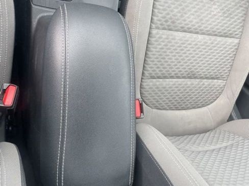Used 2020 Ford Escape SE FWD image 35