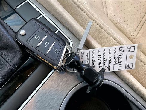 Used 2014 Volkswagen Passat TDI SE FWD image 15