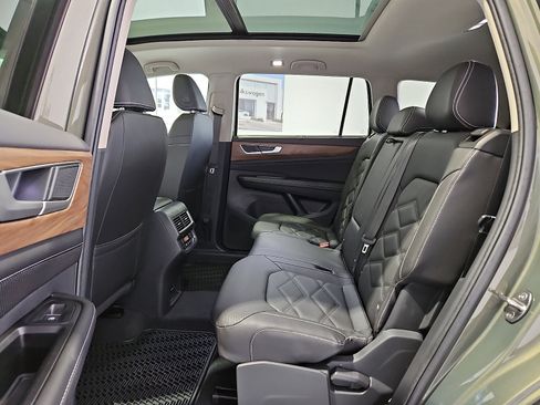 New 2026 Volkswagen Atlas SE FWD image 12